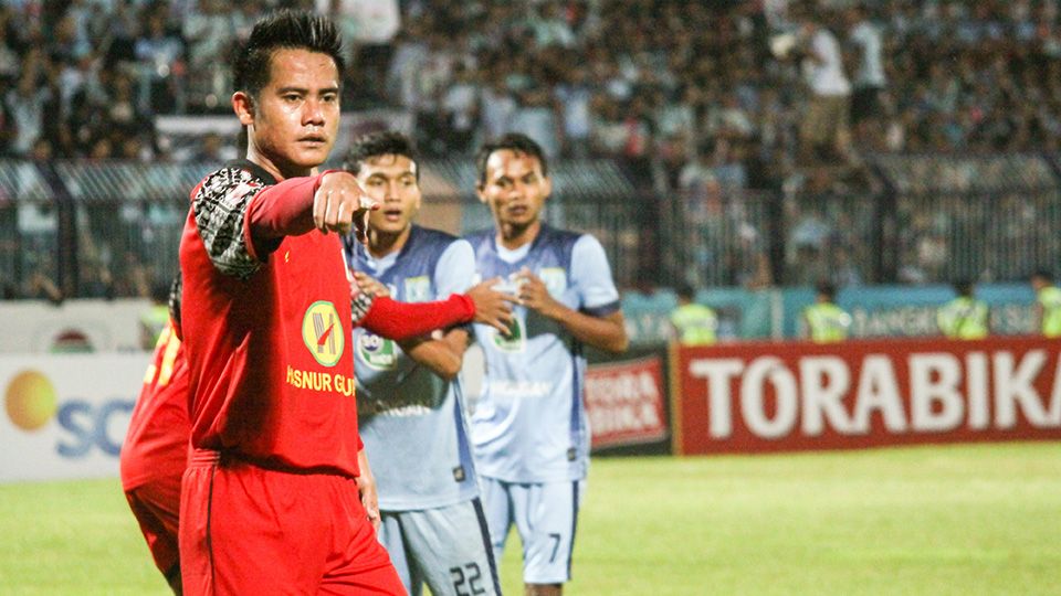 M.Roby saat melawan Persela Lamongan. Copyright: © Ian Setiawan/INDOSPORT